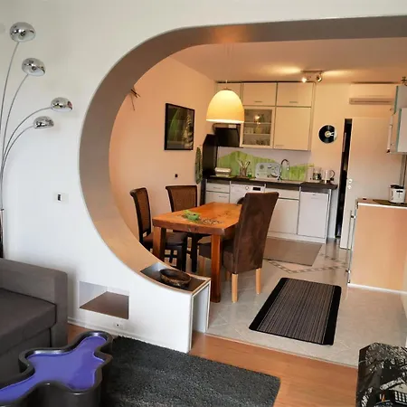 Pakua & Penthouse Apartament *